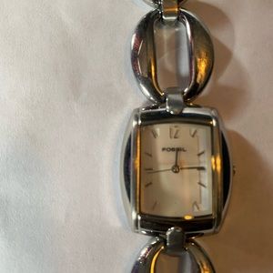 Fossil Silver tone peal face Fossil watch